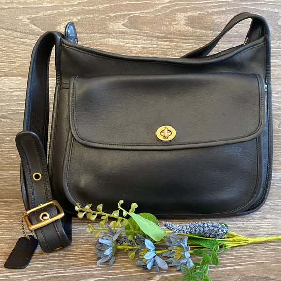 Coach Handbags - Vintage COACH Large Taft Messenger Crossbody Black